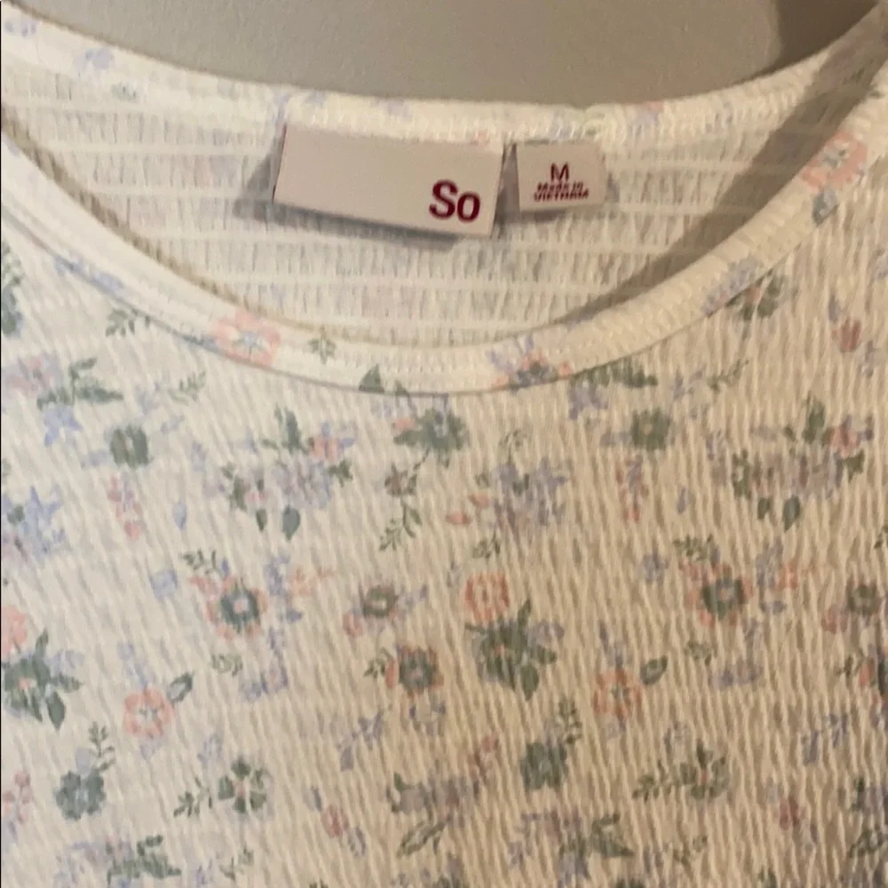 SO! Ditsy Floral Ruffle Tee